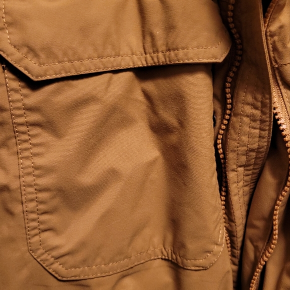 Winter jacket  size large - Picture 2 of 4